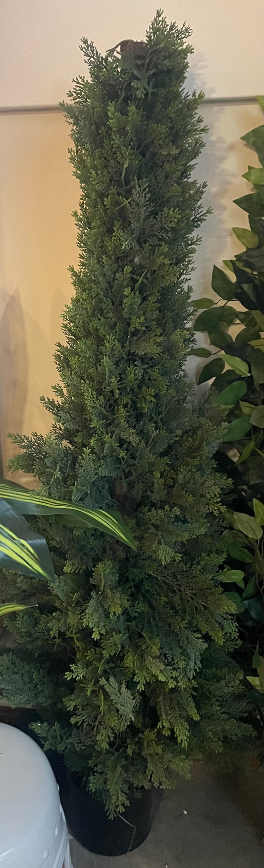 4ft faux cedar tree 🌲