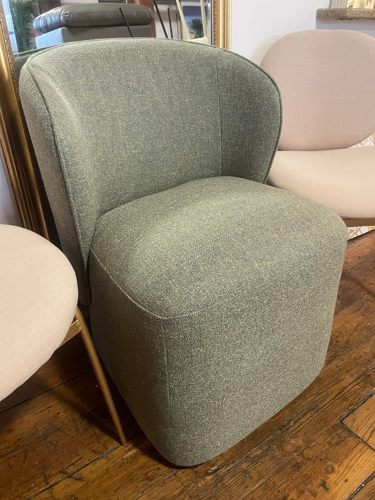 Green tweed upholstered chair w/ casters🫒