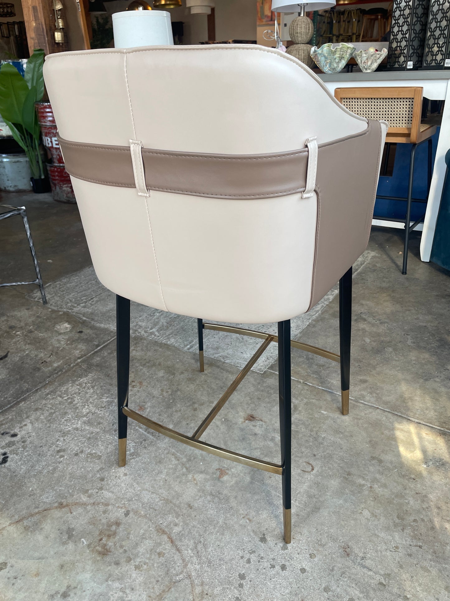 Two-tone beige & tan leather counterheight barstool w/ black & gold legs ✨
