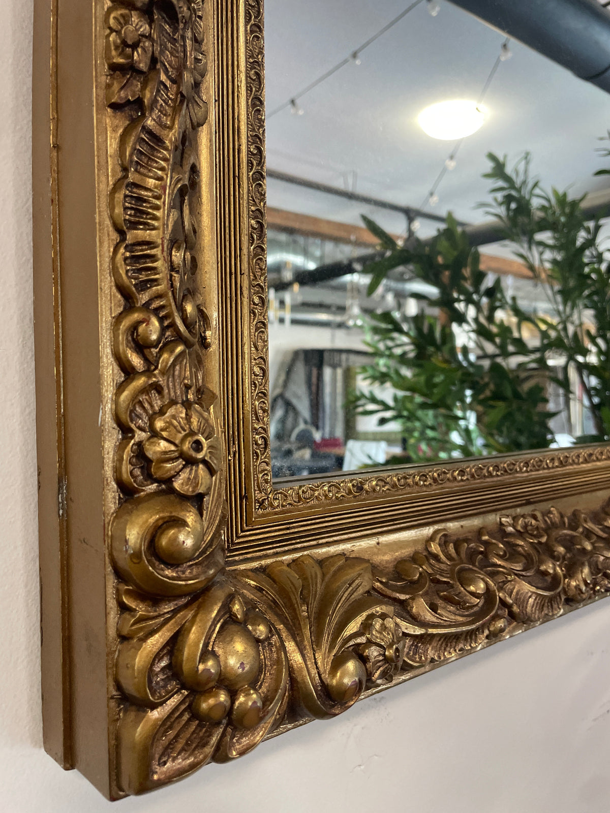 Vintage 30x38 gold framed mirror 🫶