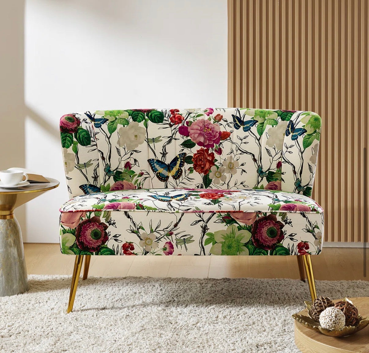 Adorable flower velvet loveseat w/ gold metal legs ✨