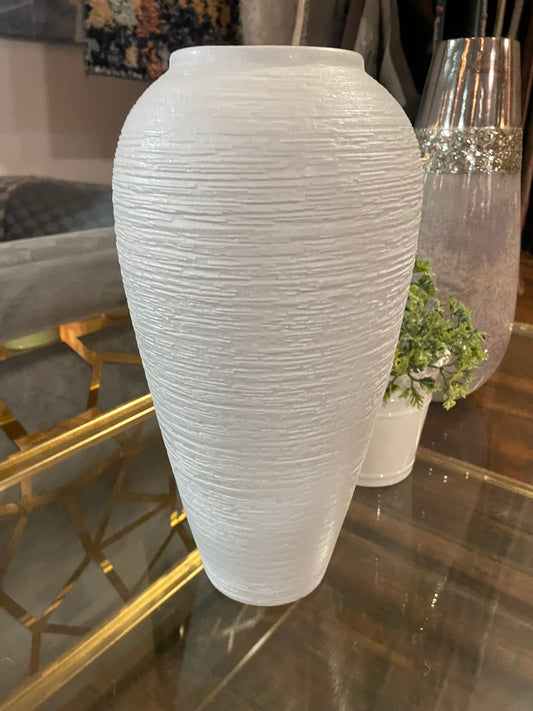Tall white ceramic vase 💐