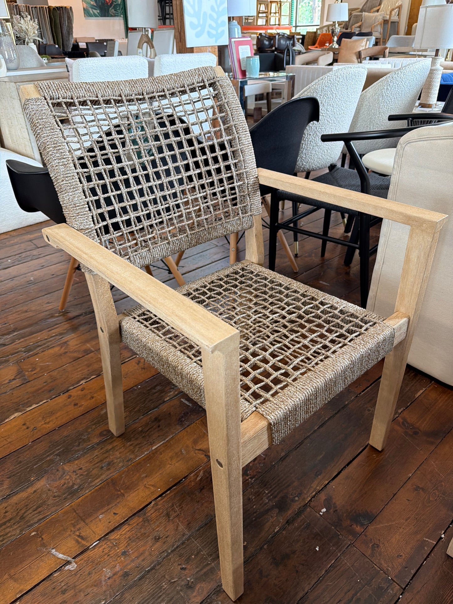 Woven rope & wood outdoor chair 🌴