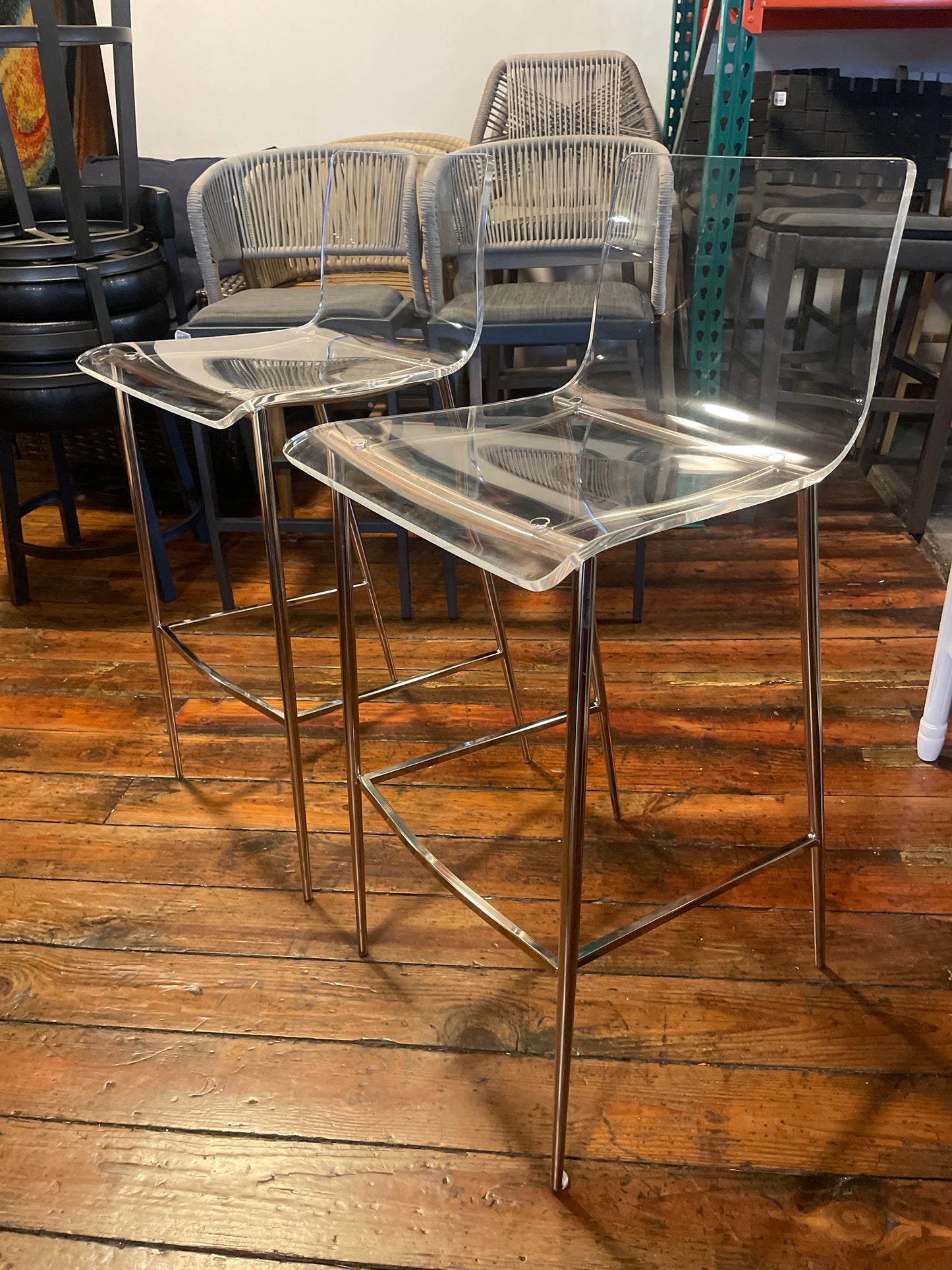 2 acrylic clear barheight barstools w/ chrome legs 🥂