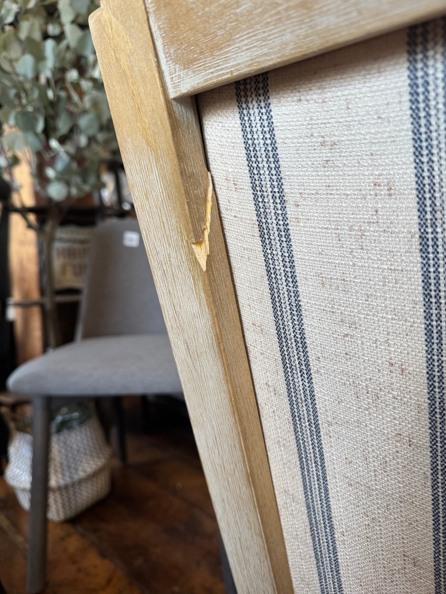 Martha Stewart farmhouse striped beige & wood chair 🪴