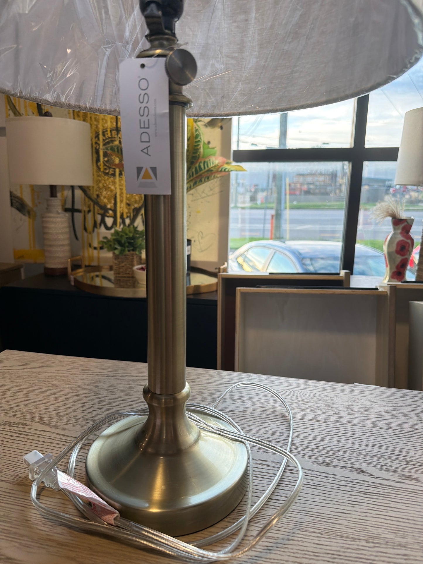 Adjustable brass table lamp w/ oatmeal shade ✨