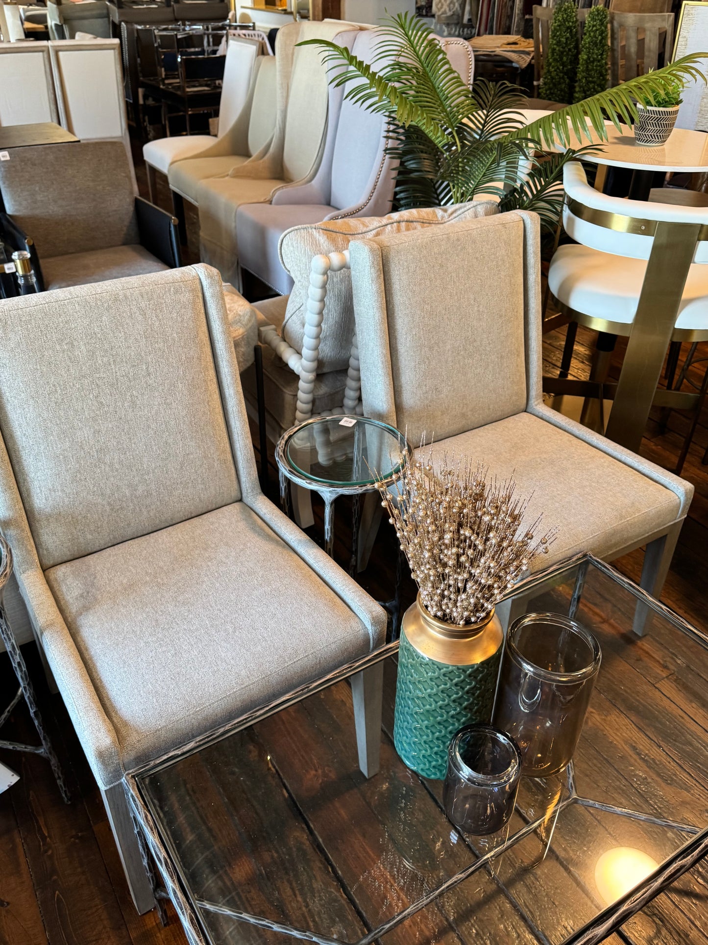 Light gray Bernhardt chair ◻️