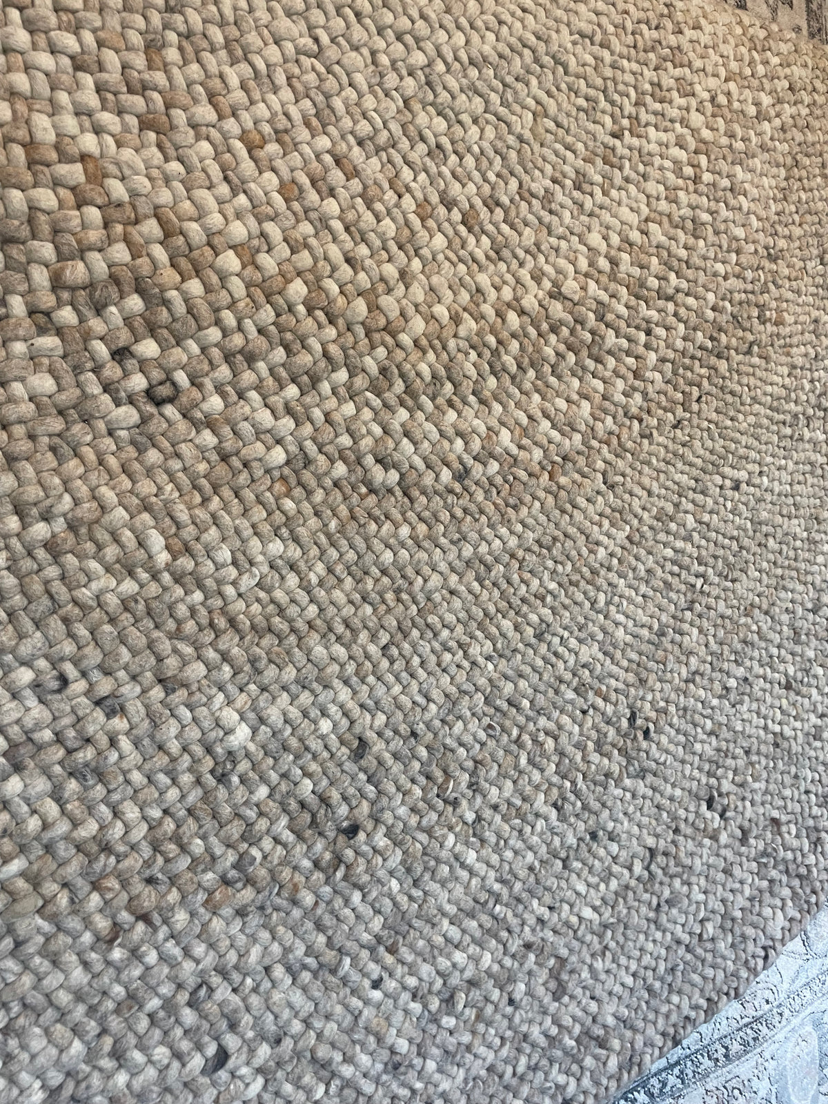 Jaipur Living handwoven tan 8' round rug 🌻