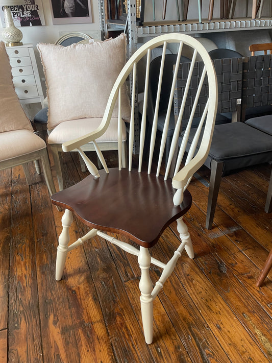 Antique white & chestnut brown accent chair 🤎🤍