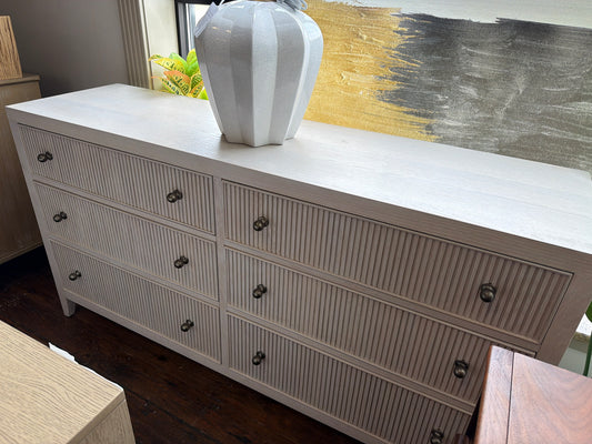 6-drawer white oak dresser 🐚