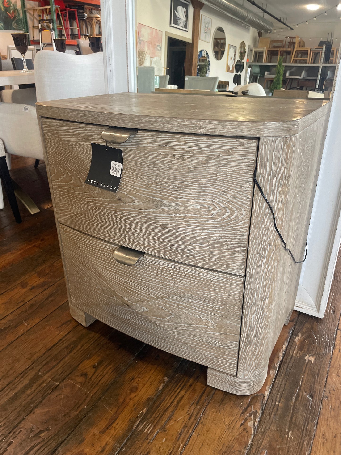 Bernhardt 28'' W solid wood whitewashed oak nightstand 🦌