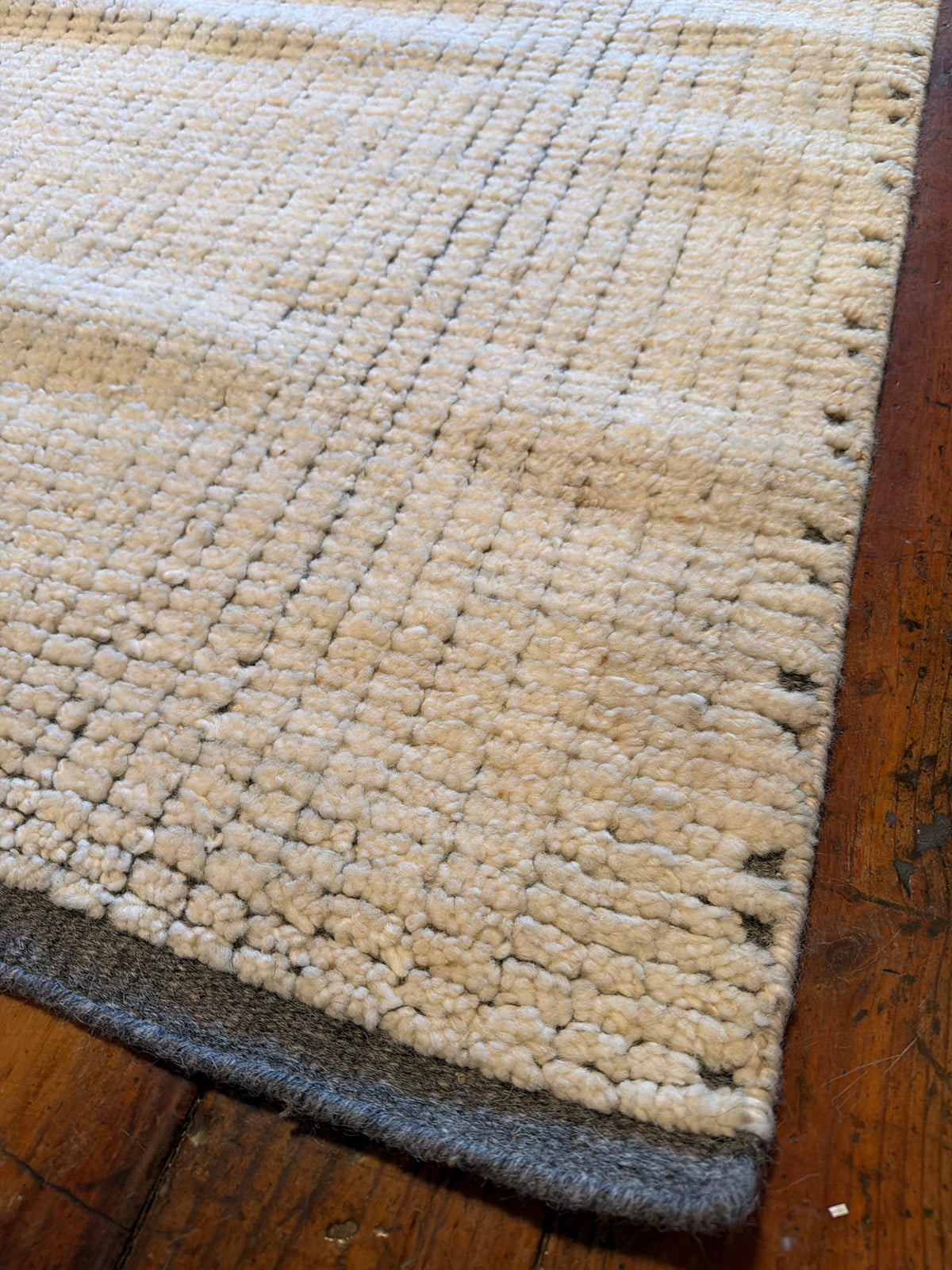 3x5 cream wool rug w/ blue edge rug 🐑
