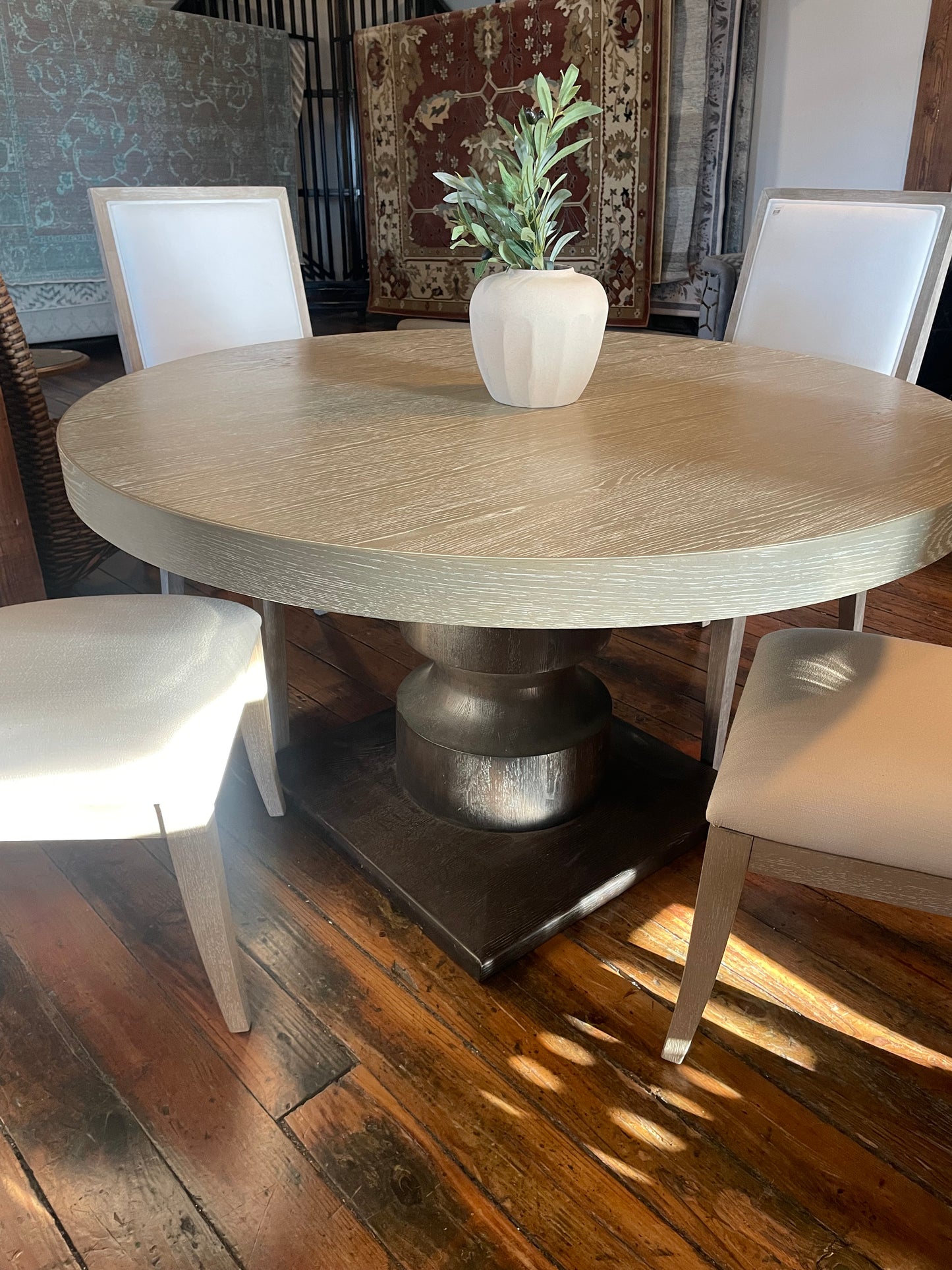 Round 54” coastal grey dining table w/ pedestal base 🩶