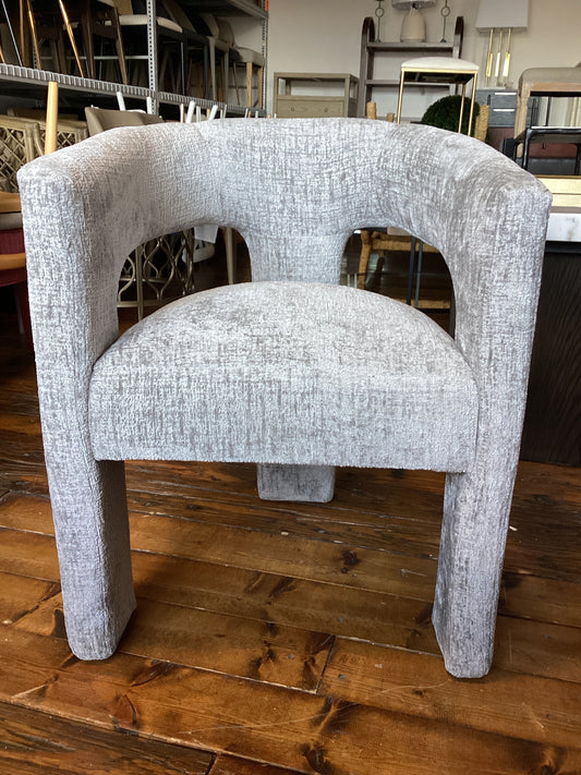 Grey chenille 3-legged modern accent chair 🩶