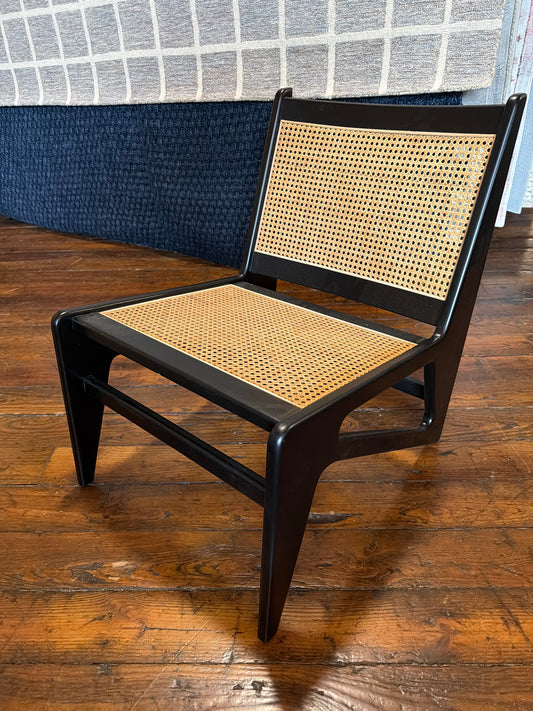 Pierre Jeanneret-inspired kangaroo chair 🦘
