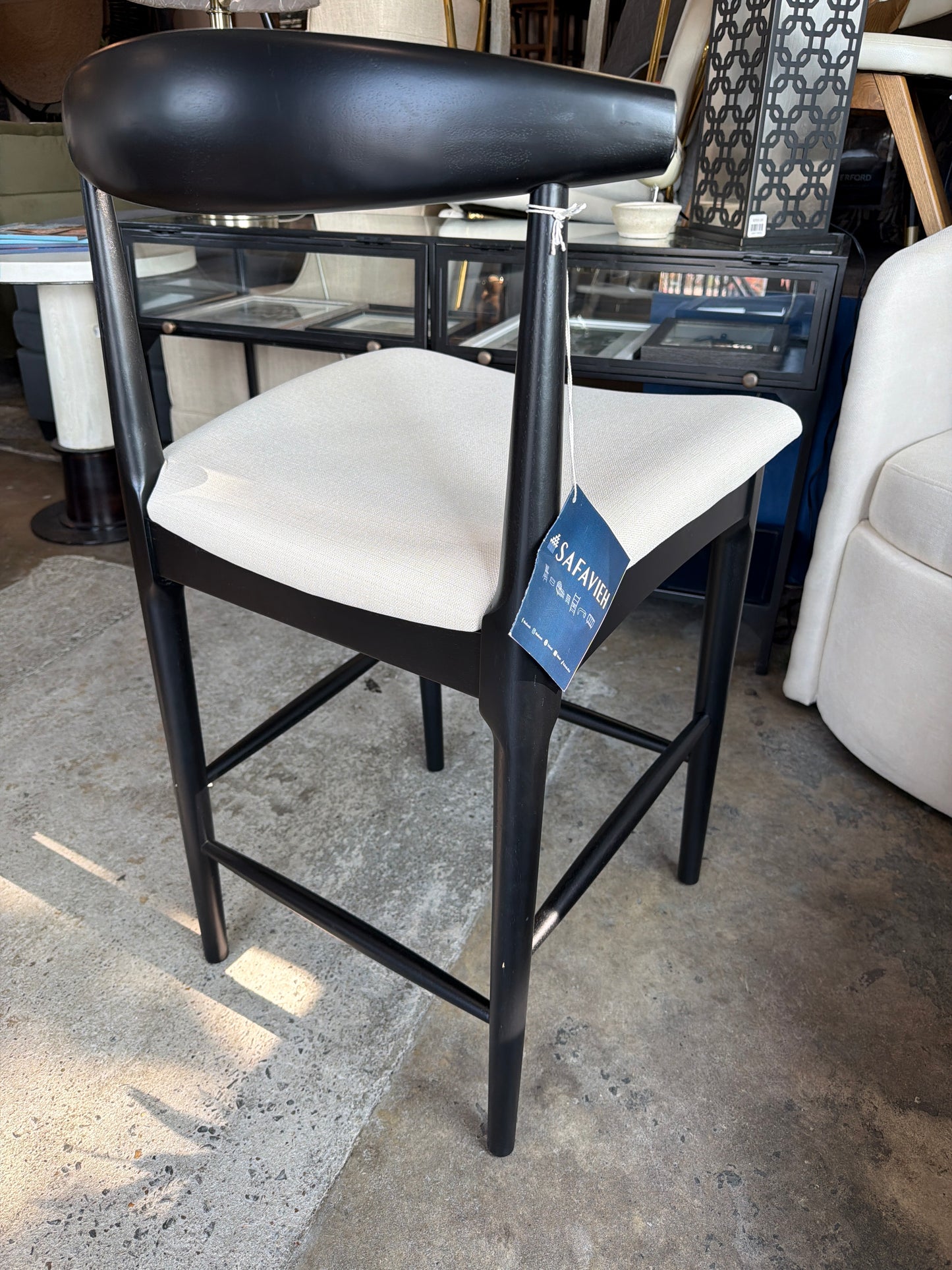 Retro modern counterheight black & cream barstool 🥂