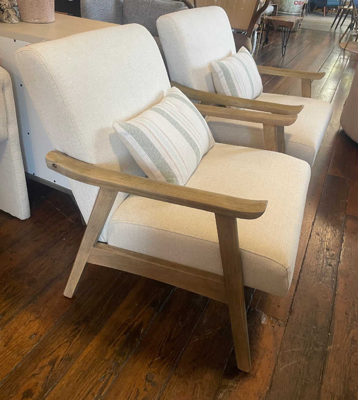 2 modern flax linen accent chairs 🪴