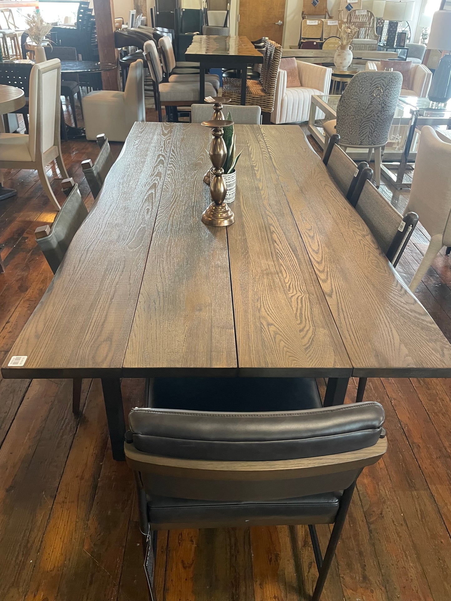 Brown live edge wood dining table w/ black metal legs 🍽️