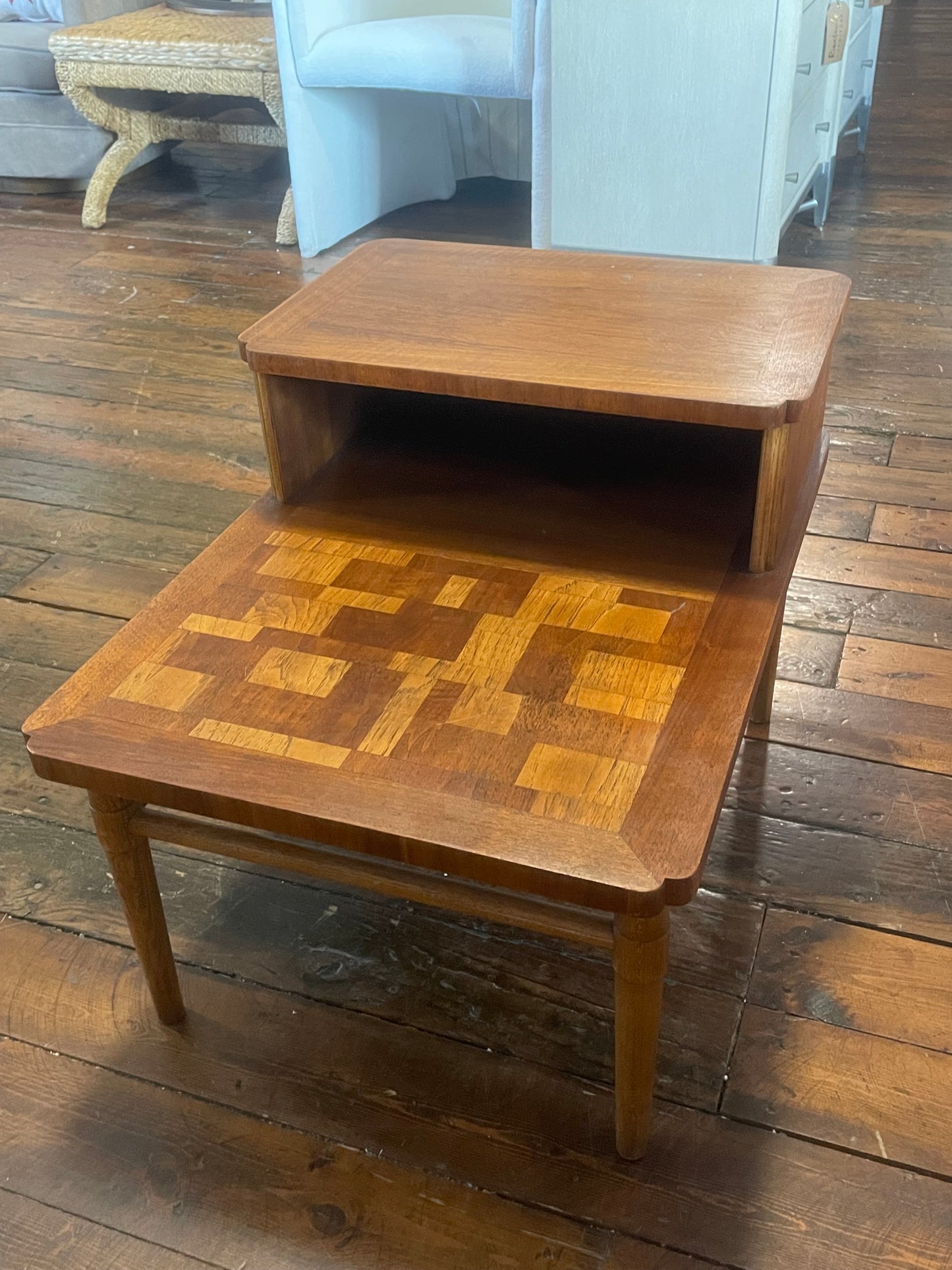 Vintage wood end table w/ shelf ☕️