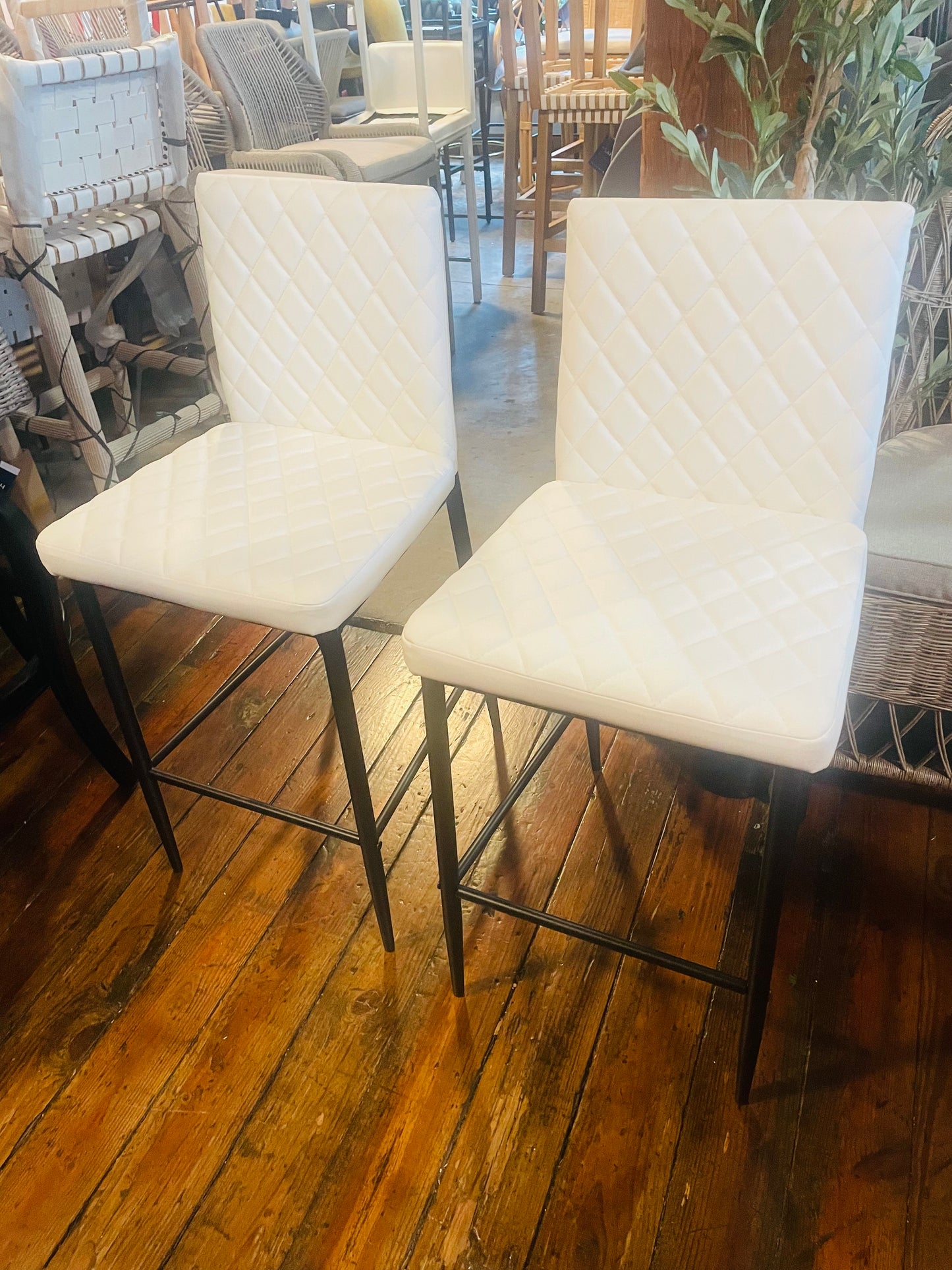 2 vegan leather white counterheight barstools🤍