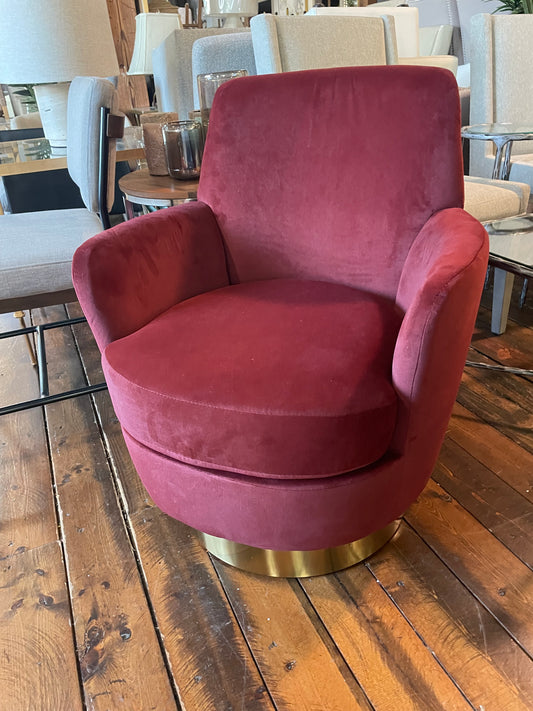 Round red velvet barrel chair w/ gold base 💫