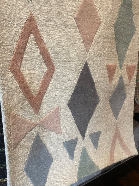 2x8 ivory & multi-color bowtie wool runner rug 🎀