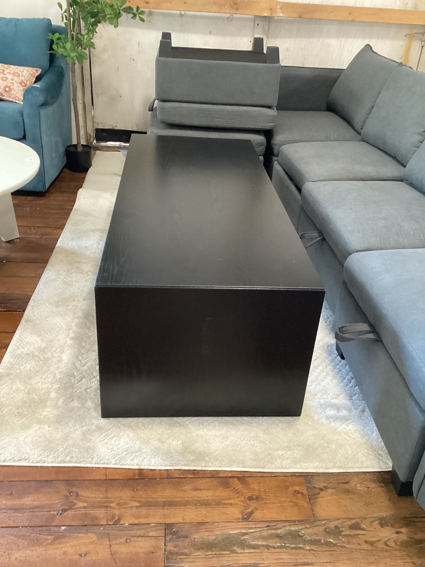 Modern 58” black coffee table 🖤