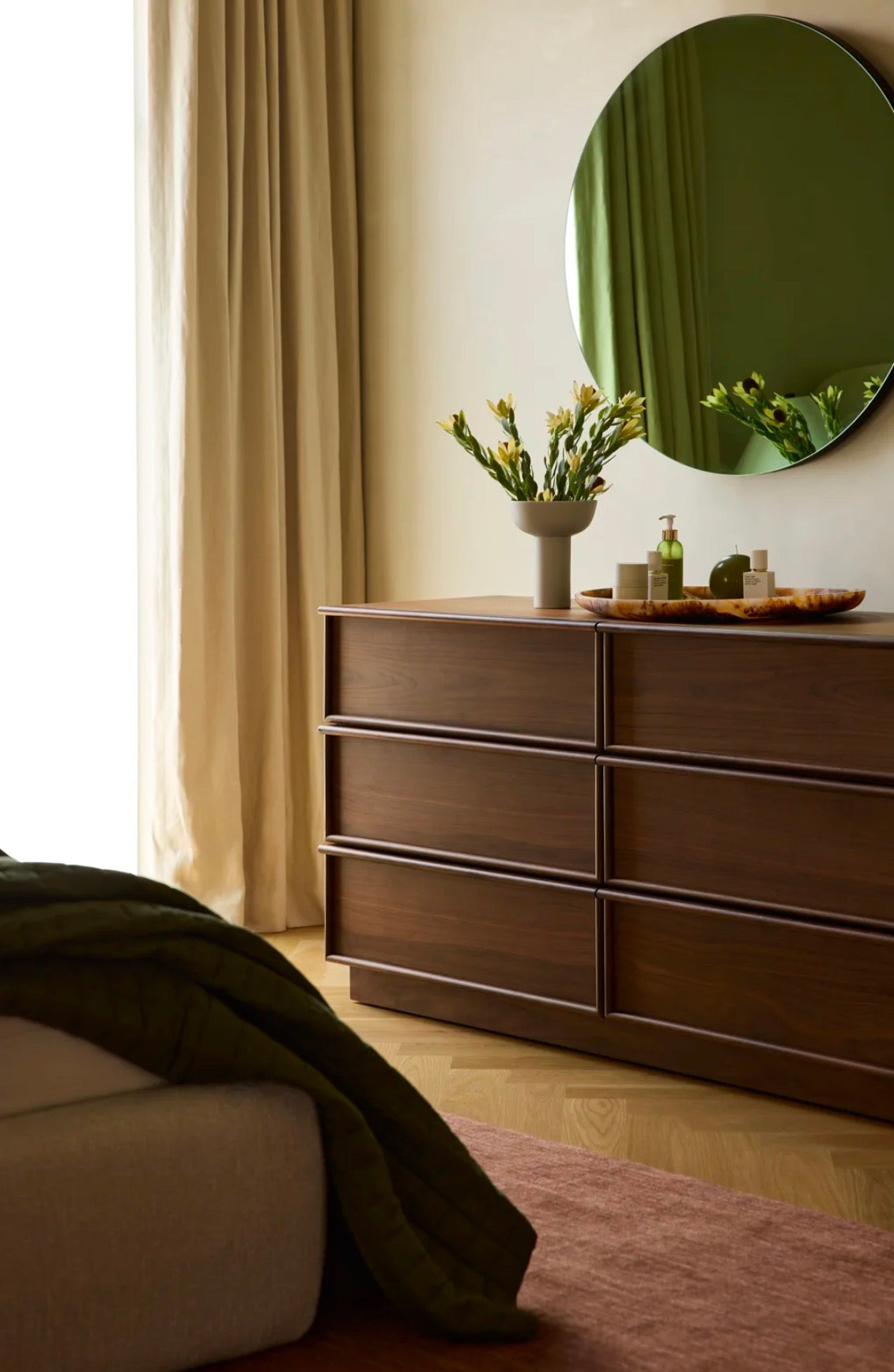 60” walnut MCM dresser 🤎