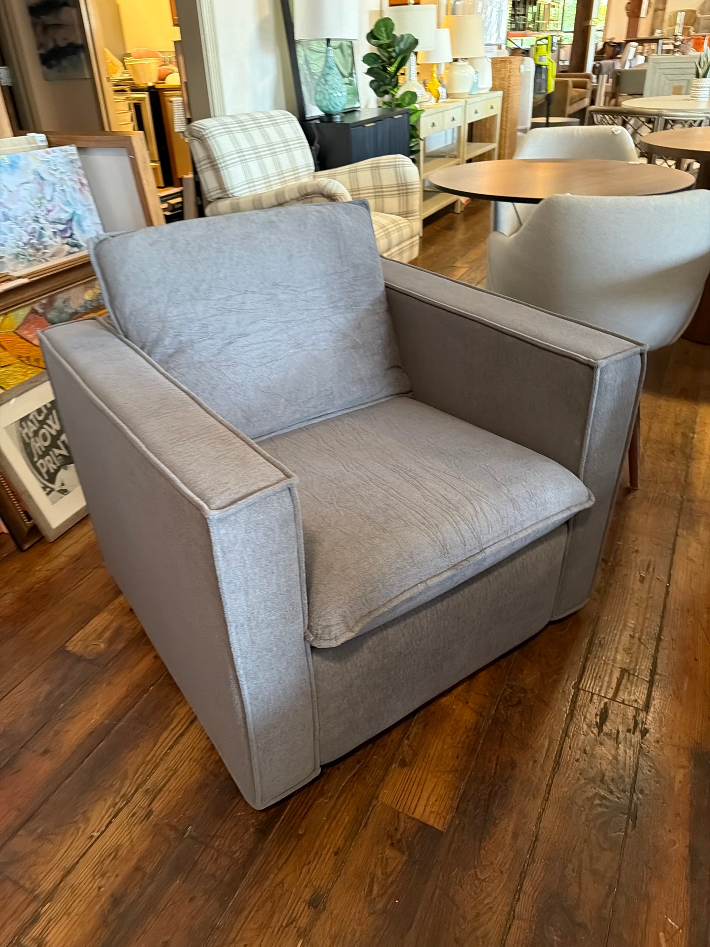 Soft grey swivel accent chair 🩶