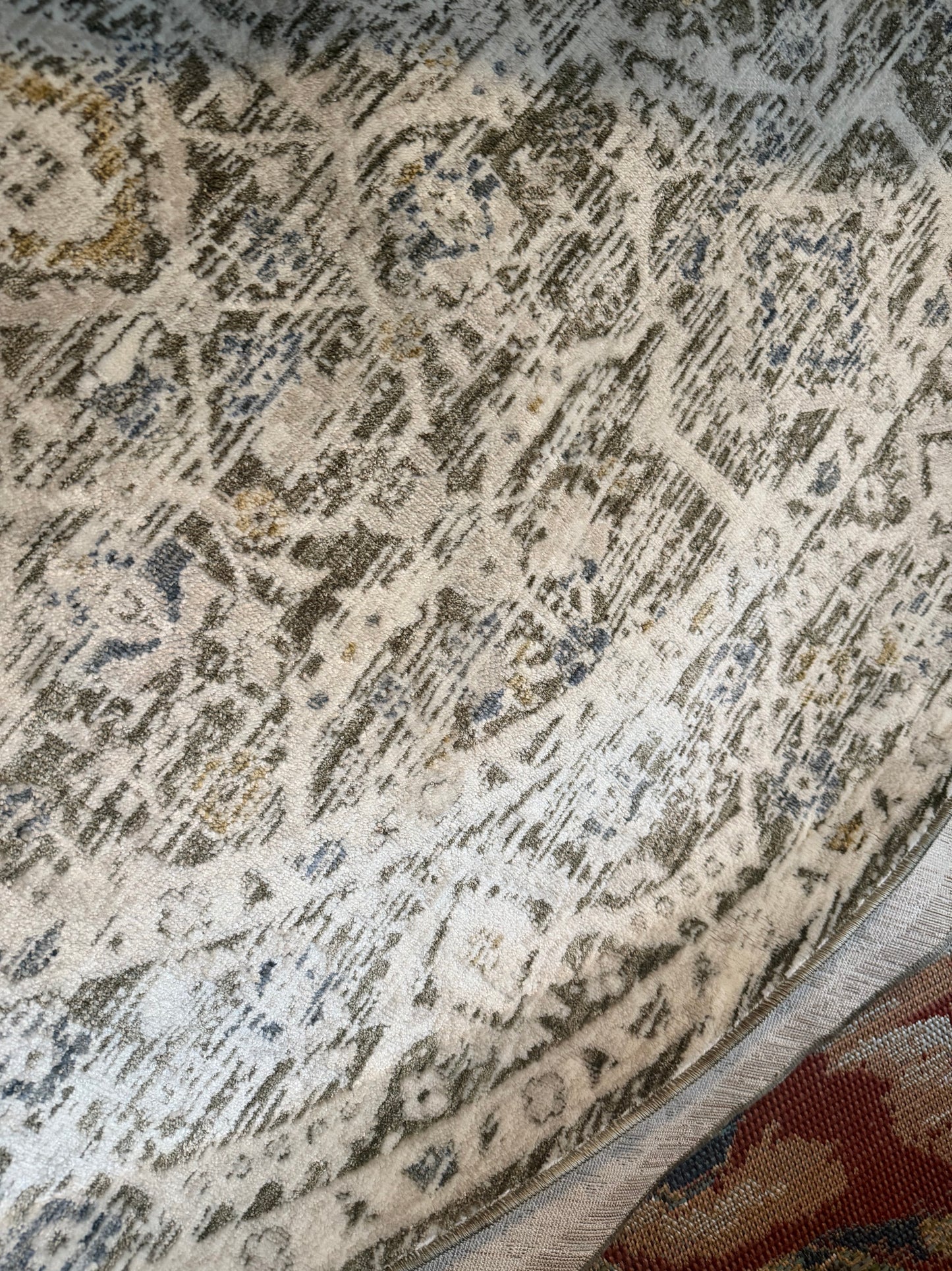 8ft round olive & cream soft Loloi rug 🫒