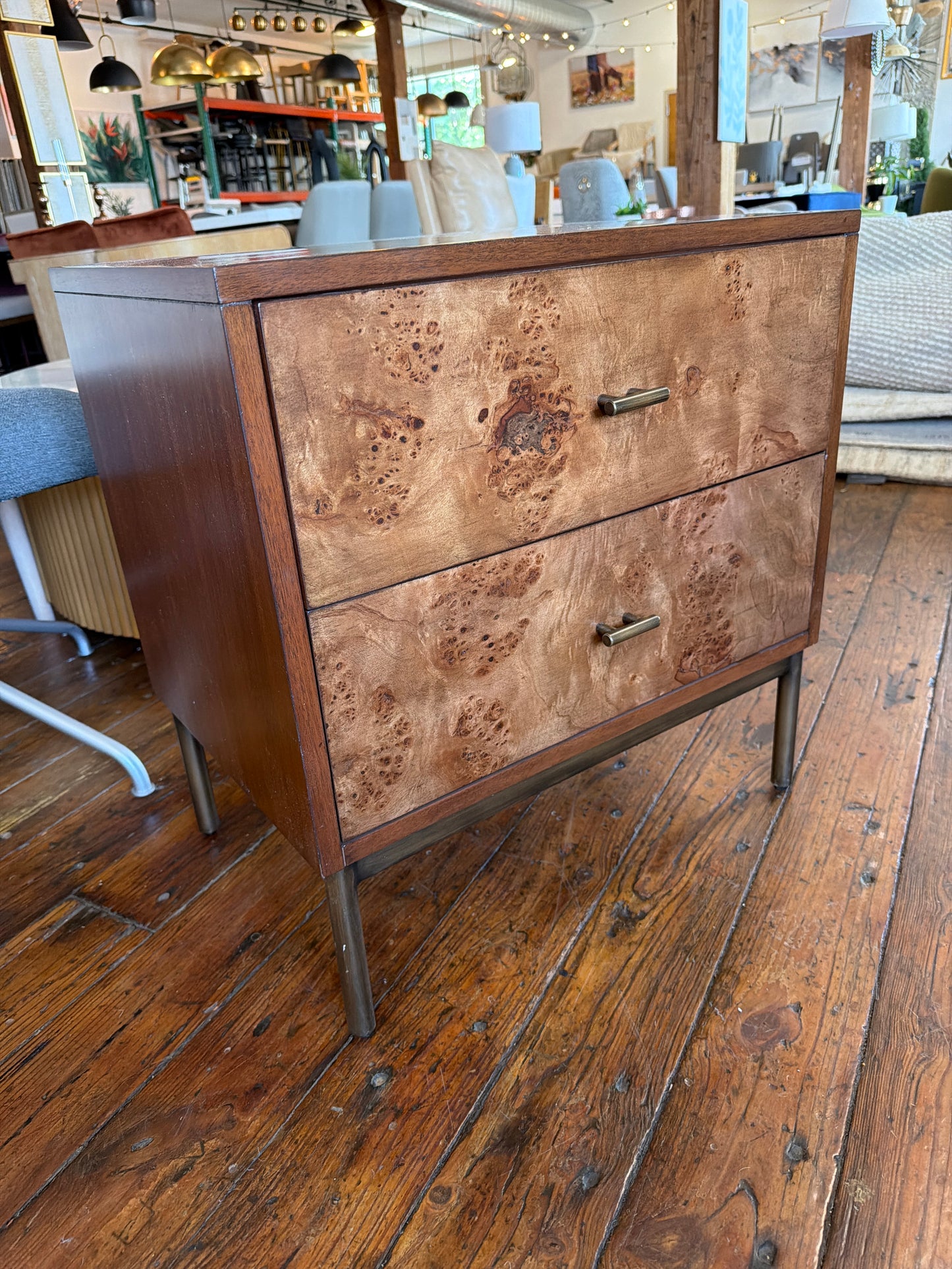 Brown wood nightstand w/ burl finish & gold handles ✨