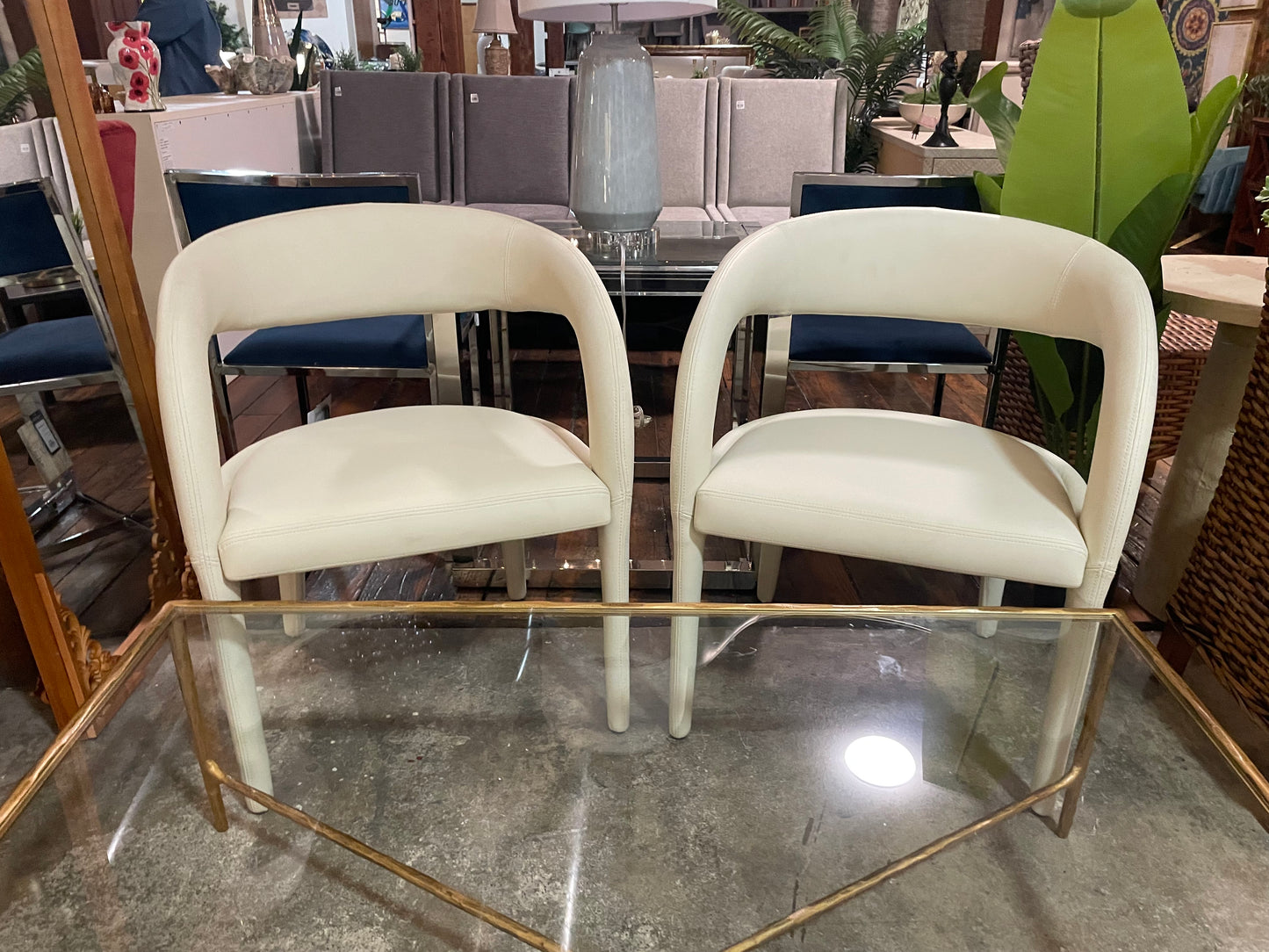 Vegan leather cream modern accent chair 🐚