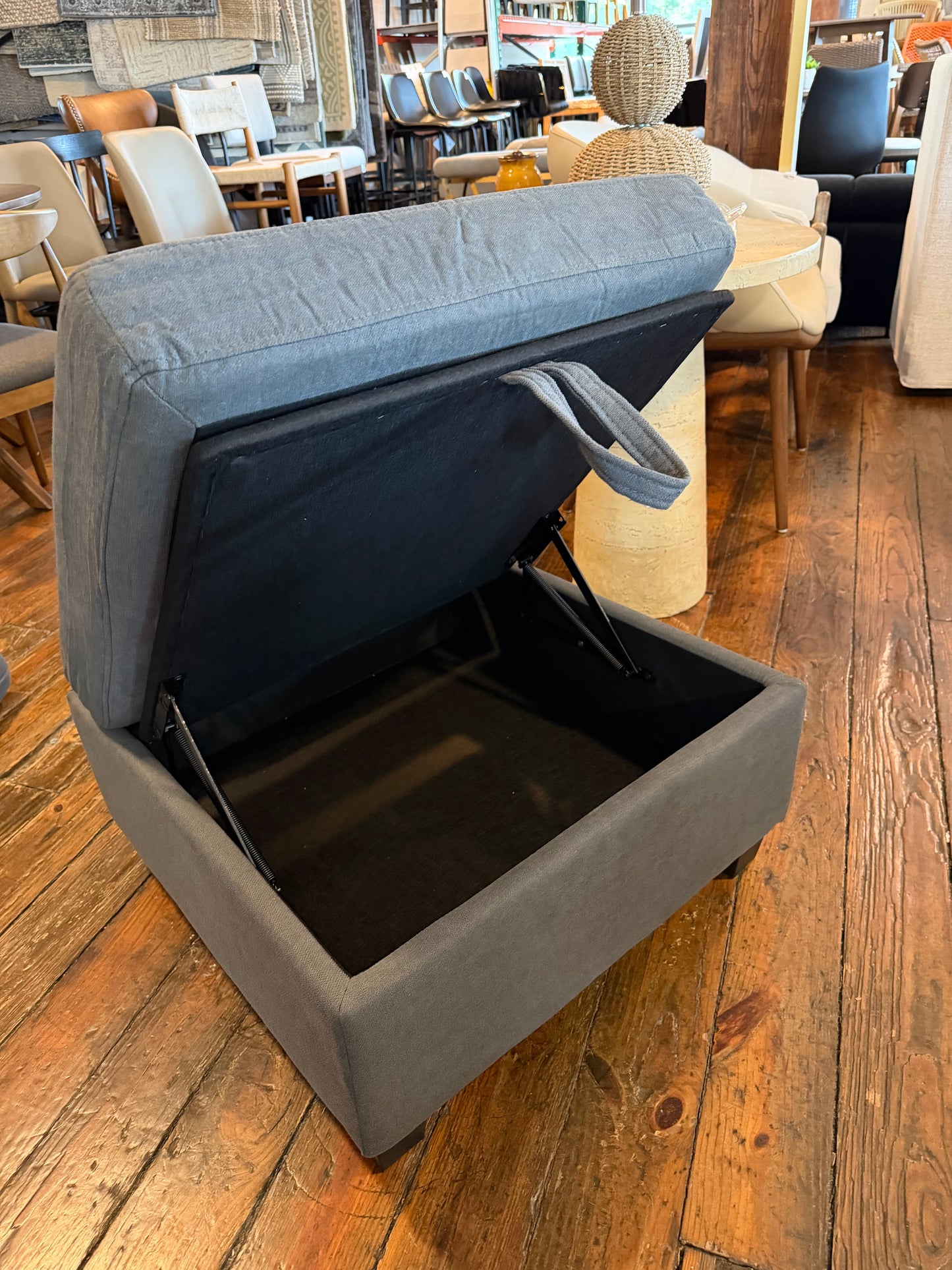 24” square soft grey storage ottoman 🩶