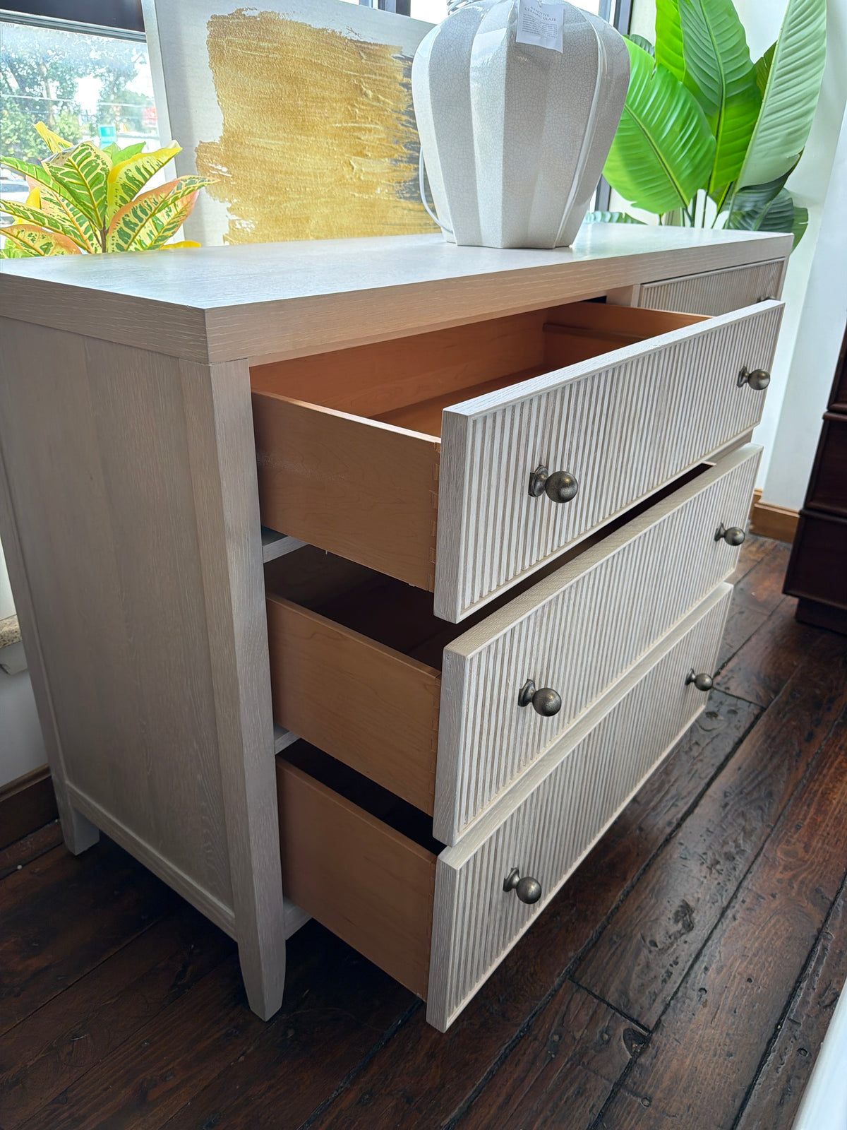 6-drawer white oak dresser 🐚