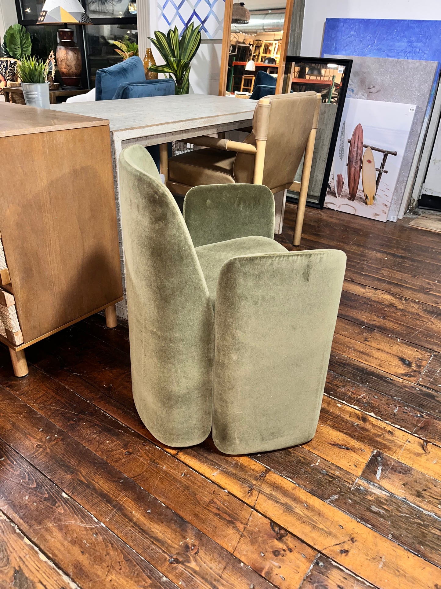 Velvet modern green accent chair 🍵