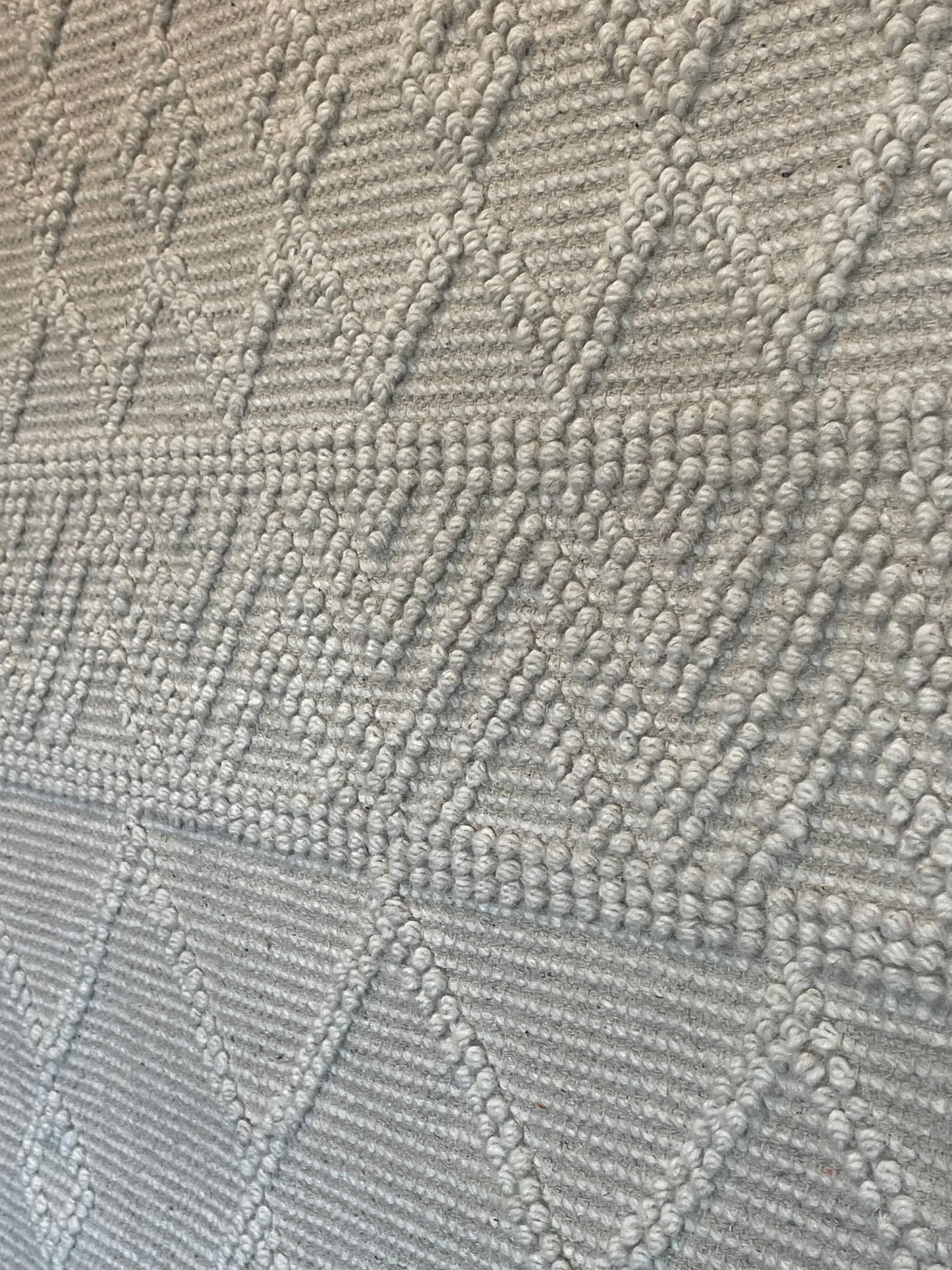 8x10 Moroccan cream flatweave rug 🤍