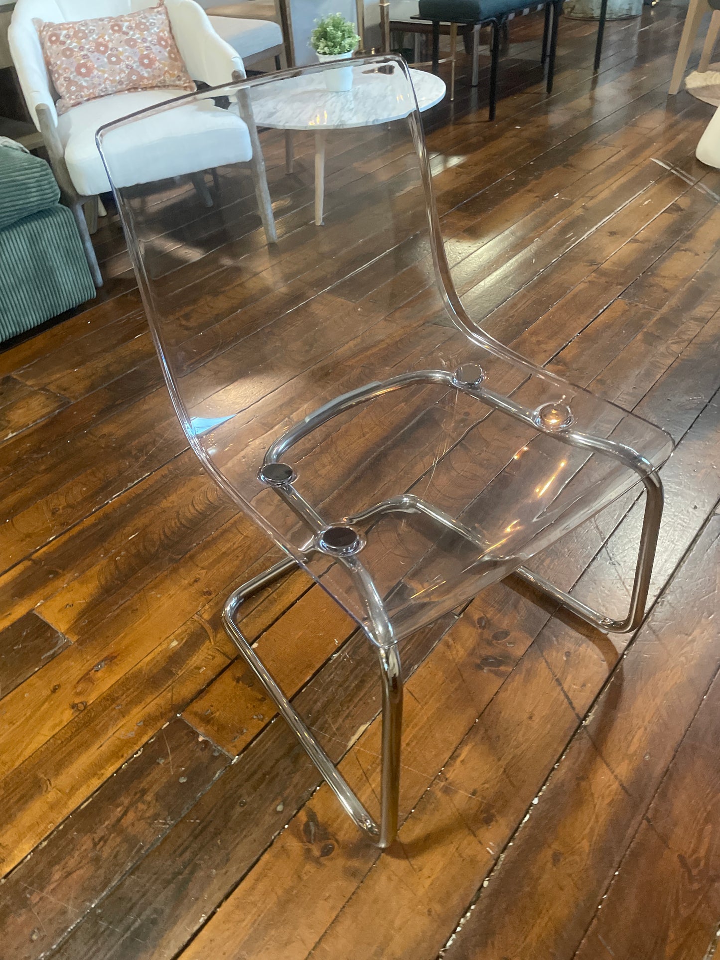 Clear acrylic modern dining chair w/ chrome legs 🩶