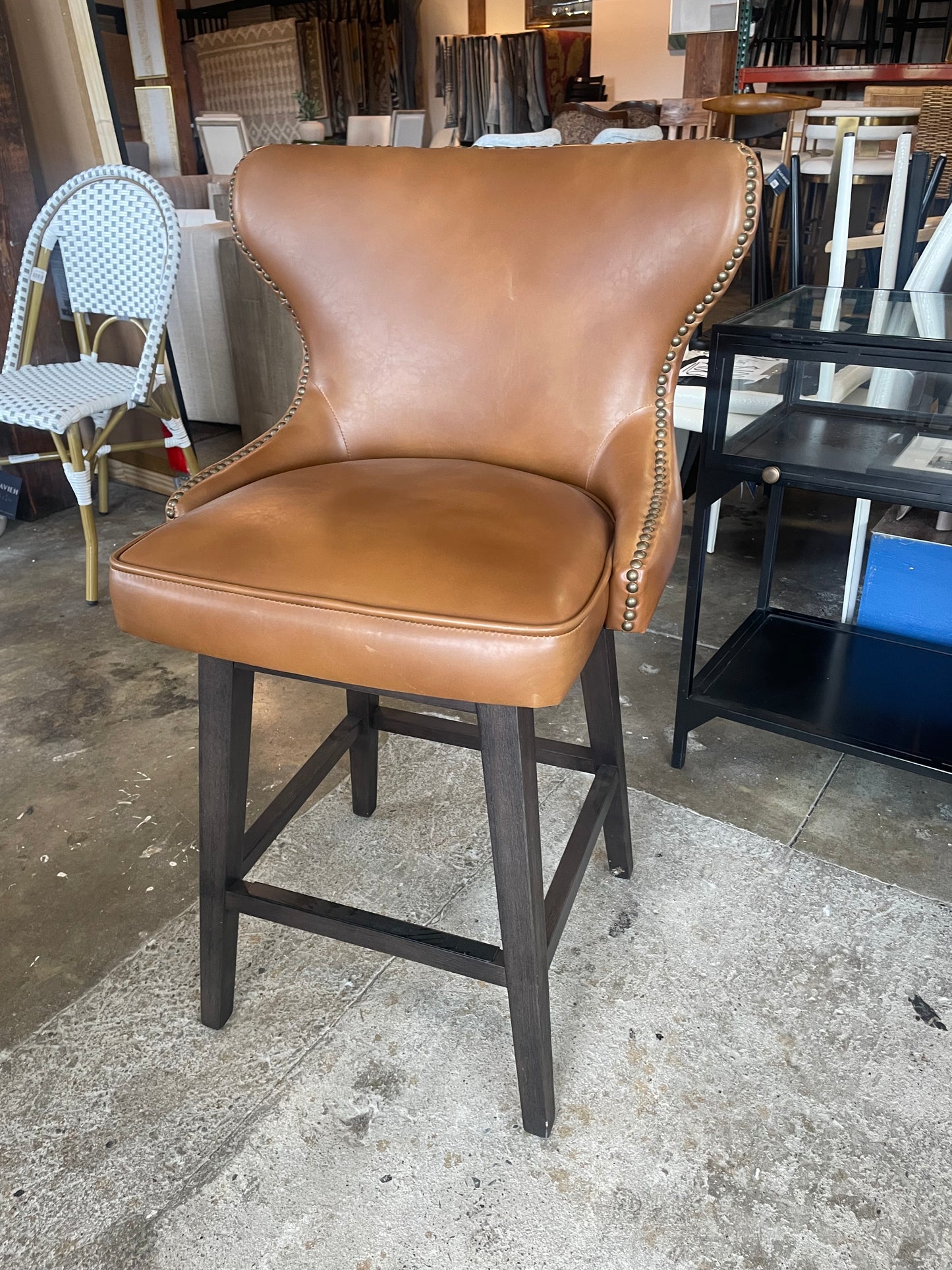 Brown faux leather swivel counterheight barstool🥃