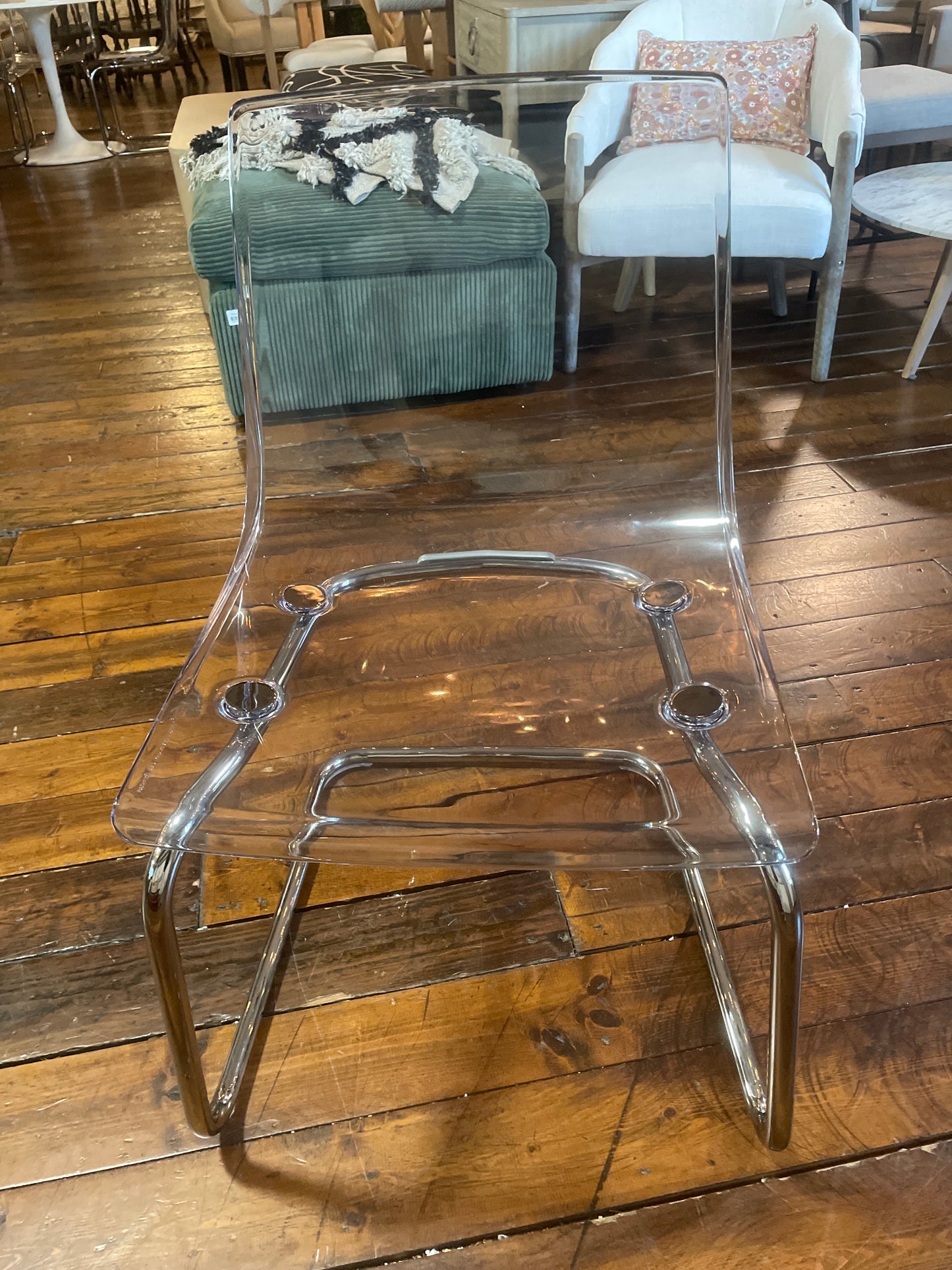 Clear acrylic modern dining chair w/ chrome legs 🩶