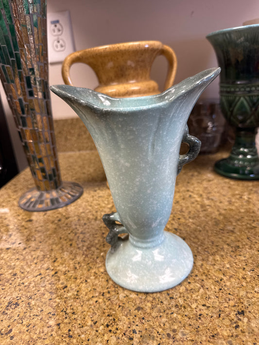 Vintage blue & cream decorative vase 🩵🤍
