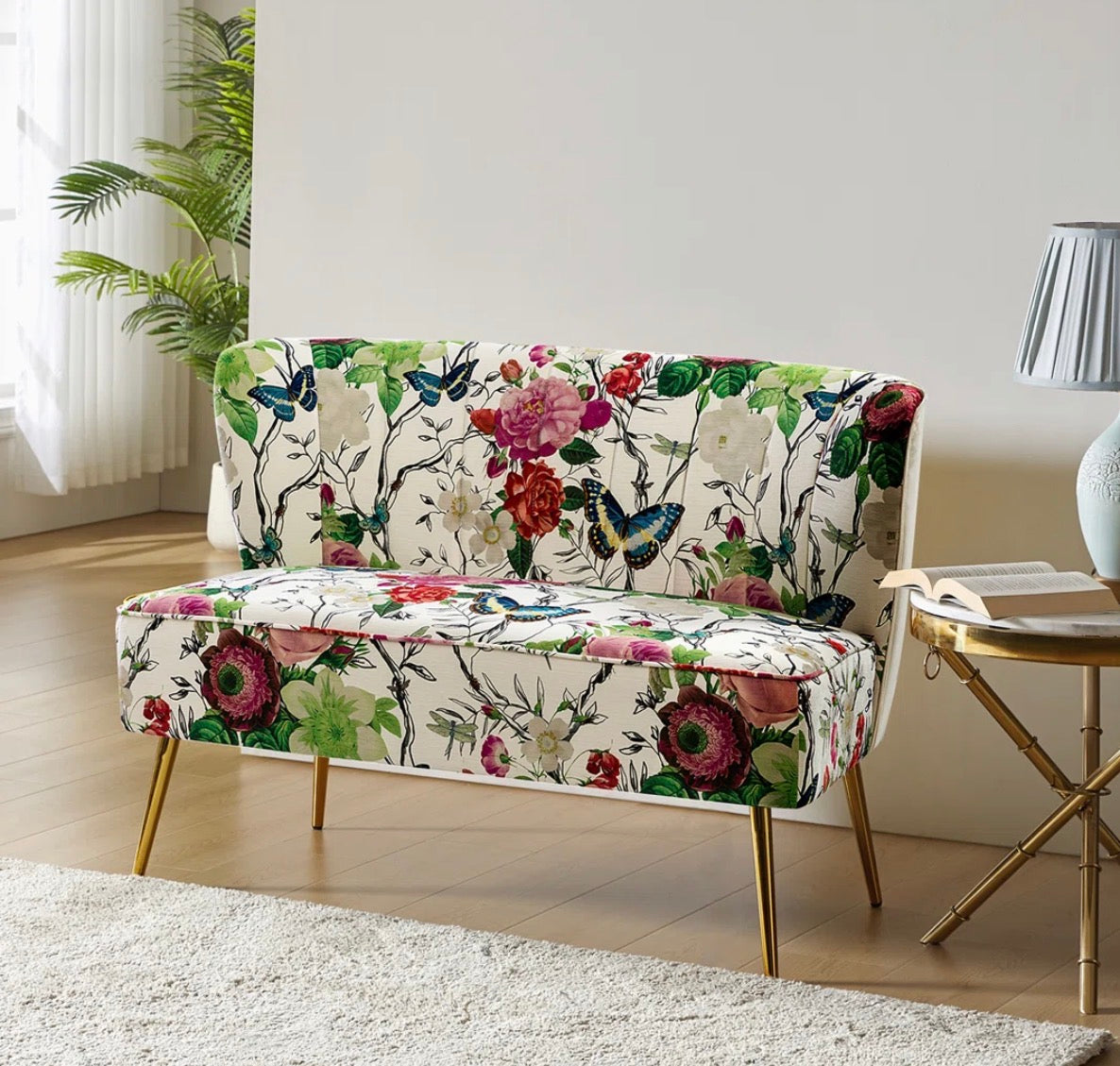 Adorable flower velvet loveseat w/ gold metal legs ✨