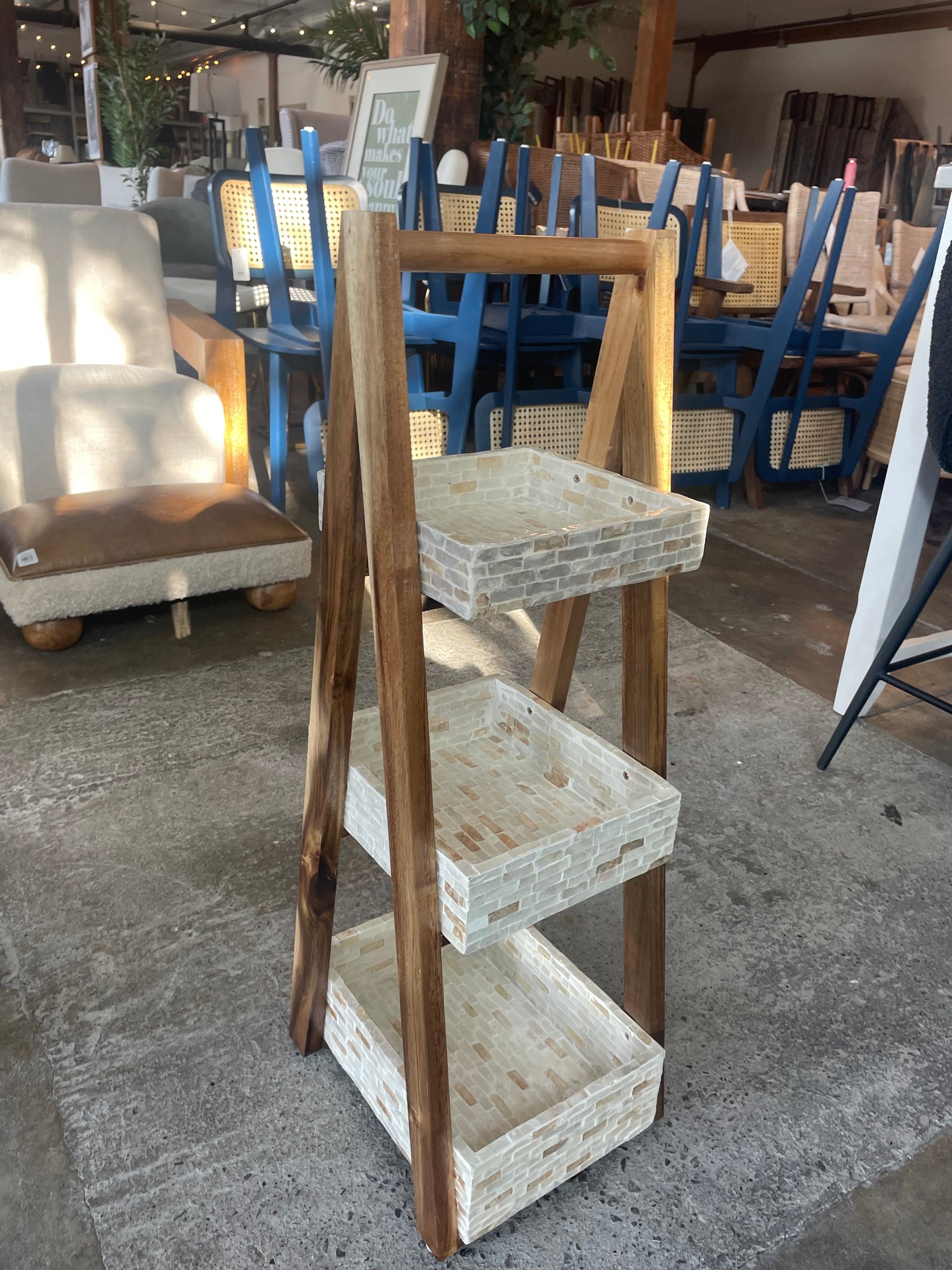 Wood & pearl small 3-tier shelf 🐚