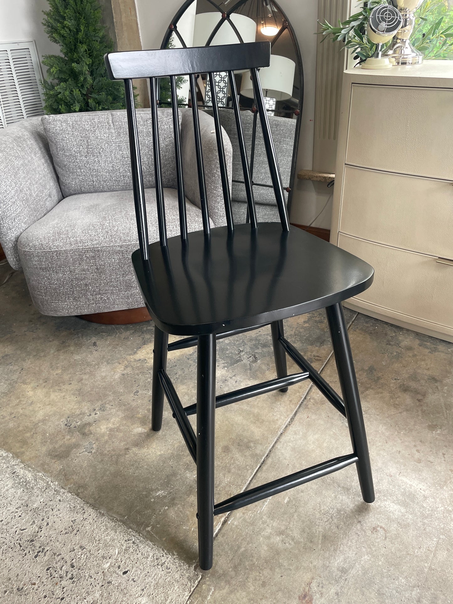 Farmhouse black spindle counterheight wood barstool🍷