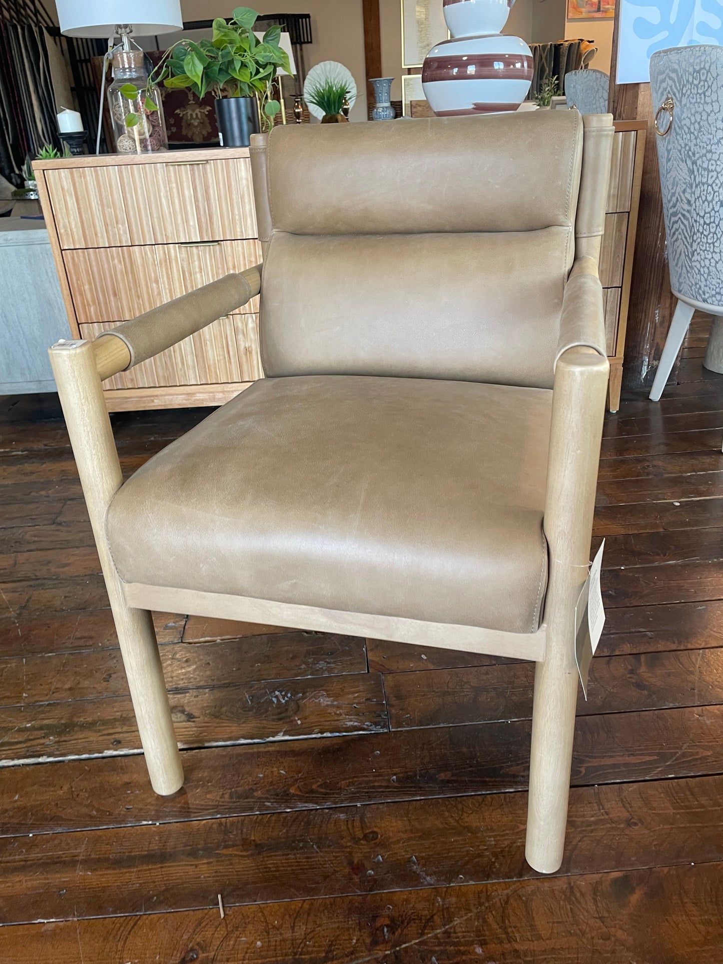 Four Hands brown leather armchair ☕️