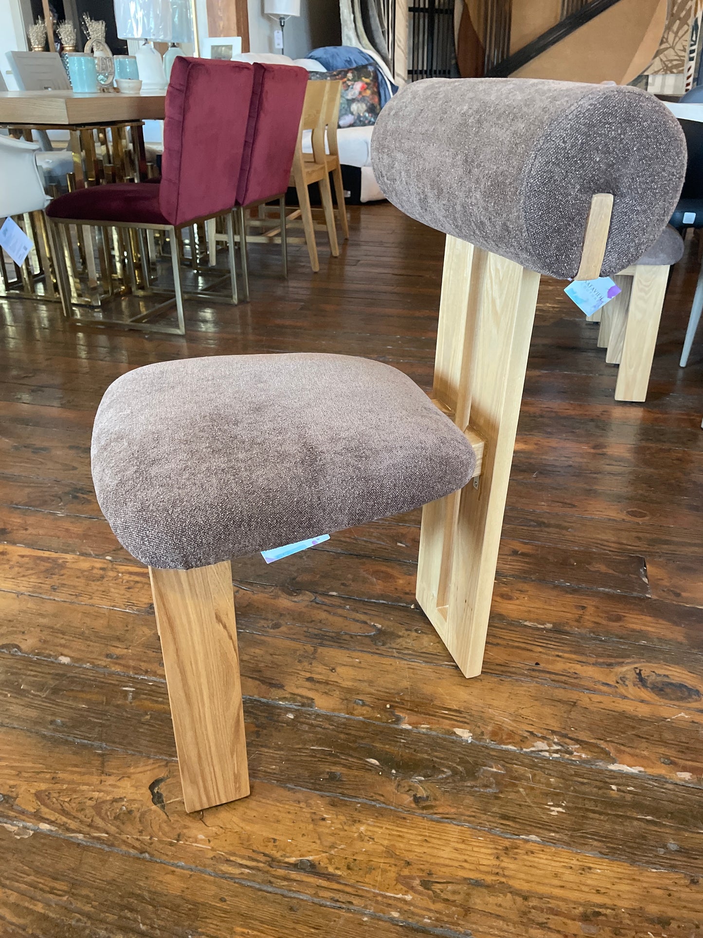 Brown boucle & wood modern dining chair 🪑