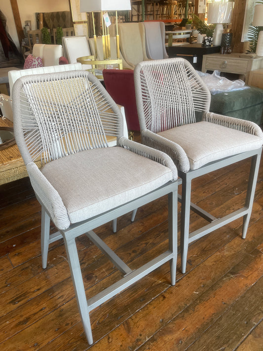 2 woven indoor / outdoor grey counterheight barstools 🩶