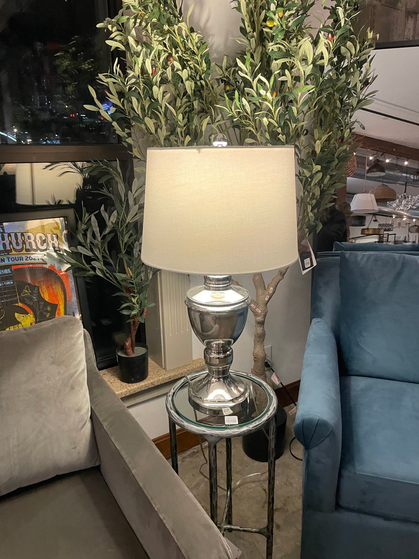 Modern contemporary polished chrome 27” table lamp 💡