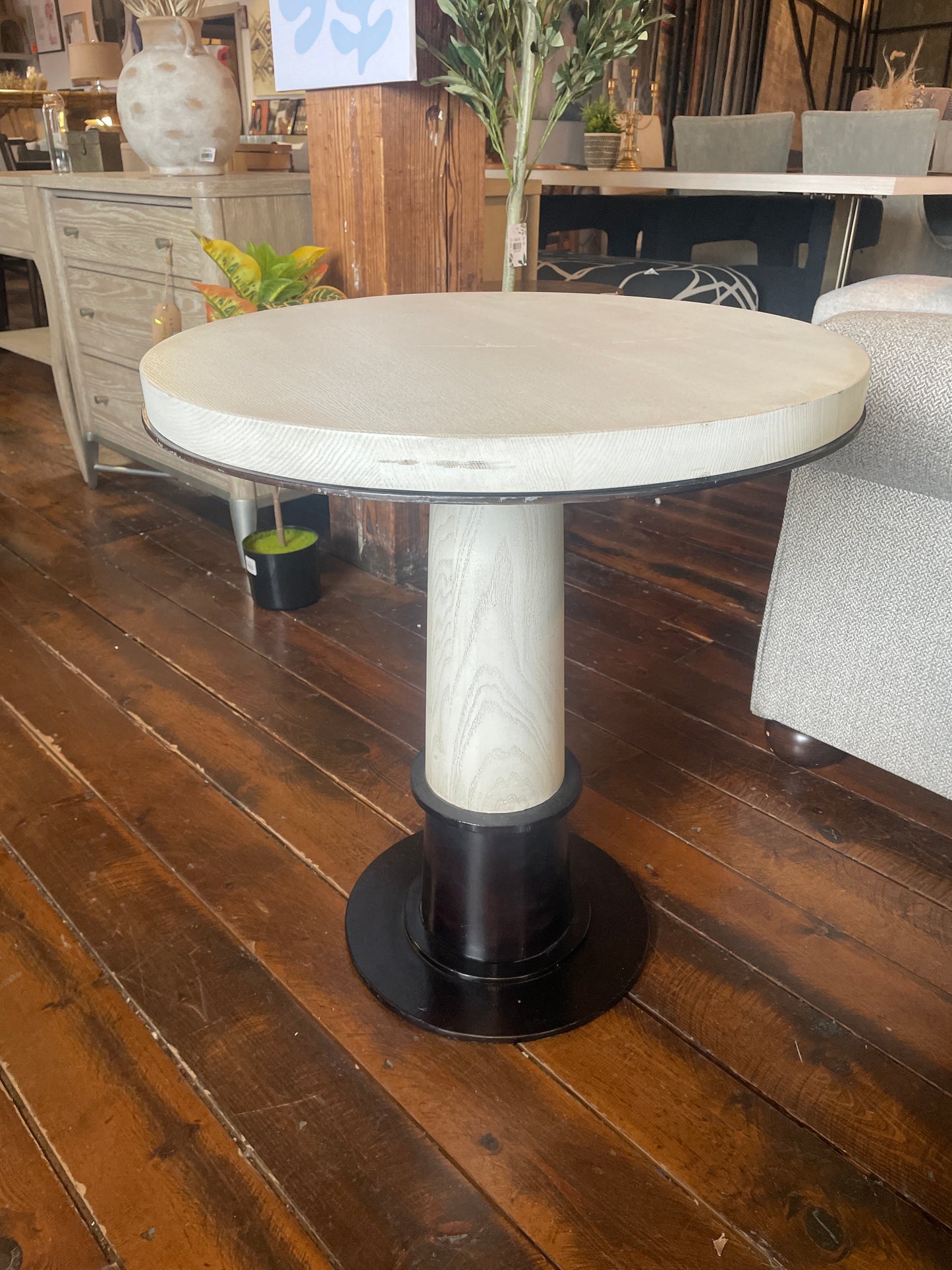 Whitewashed wood & smoke metal 24” round end table 🖤