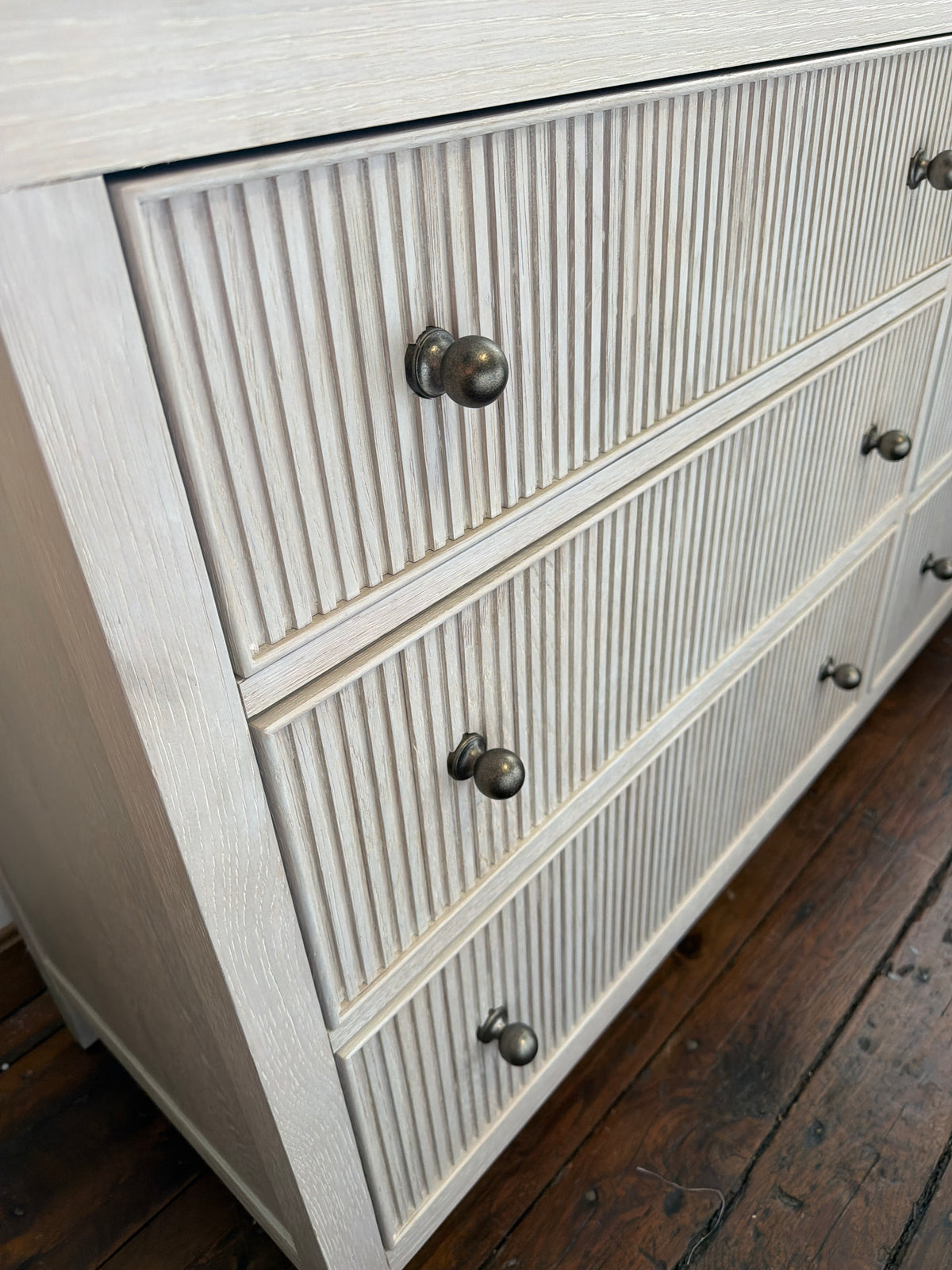 6-drawer white oak dresser 🐚