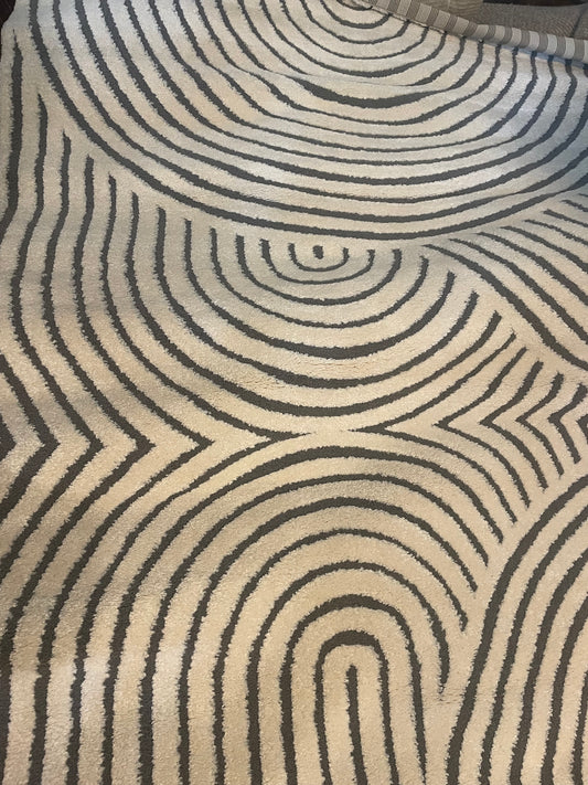 6’7” square arched soft cream & blueish grey rug 🤍